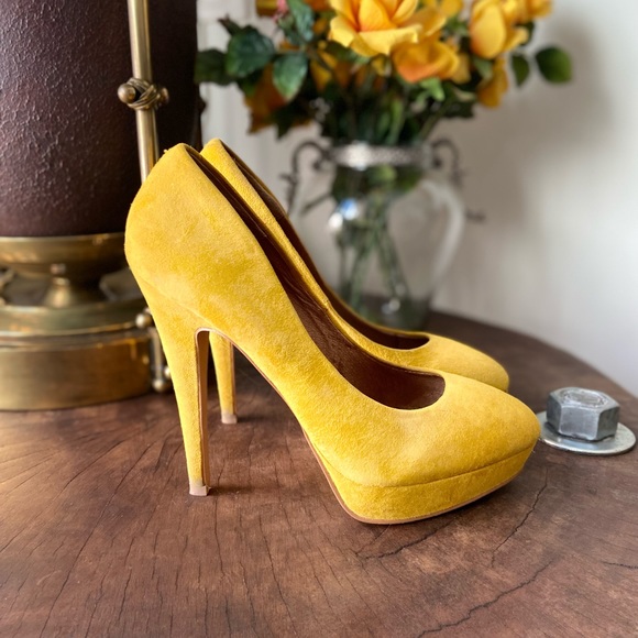 ALDO SHOES Yellow Suede Stilettos Pumps Genuine Leather 4 inch heels - Picture 3 of 11